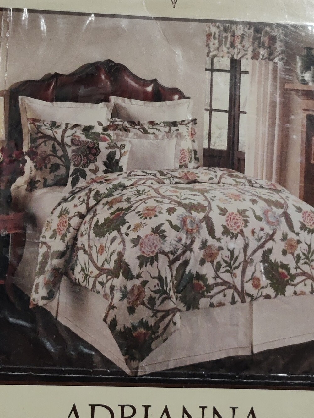 Noble Excellence Villa Adrianna Floral Duvet Cover.